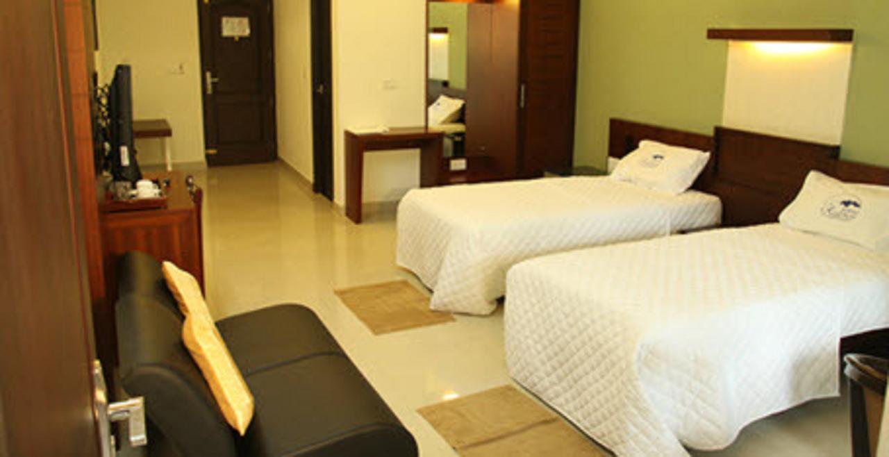 Hotel Soorya Regency Malappuram Buitenkant foto